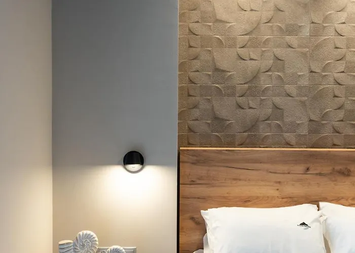 Olympus Pantheon Luxury 플라카 리토코로우