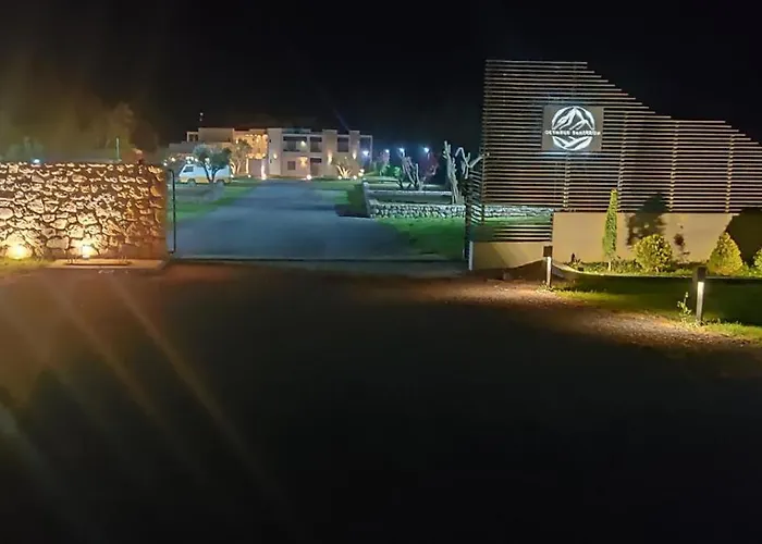 Olympus Pantheon Luxury 4* 플라카 리토코로우